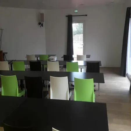 5-guest With Terrace In Loire Сasa de vacaciones