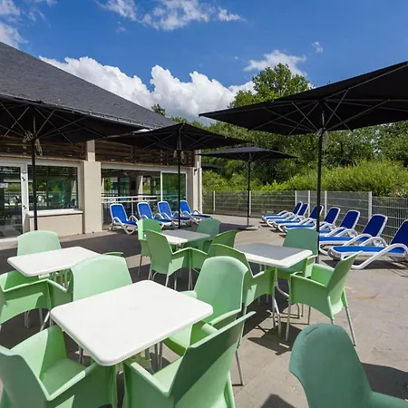 5-guest With Terrace In Loire *