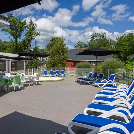 5-guest With Terrace In Loire