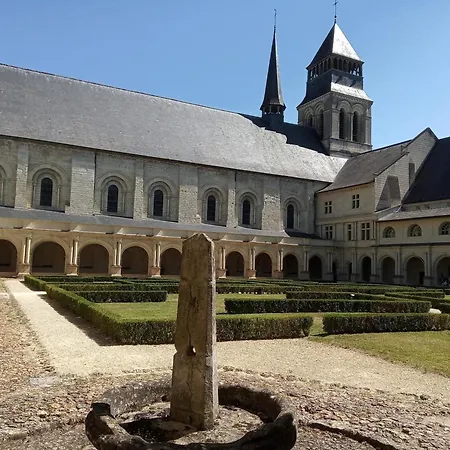 5-guest With Terrace In Loire Saumur